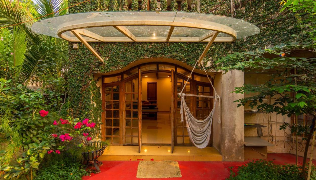 Saffronstays Birdsong - 3Br Pet-Friendly Villa With Lawns, Treetop Terraces, Gazebo Dining & Tennis Court - Mumbai — Photos 3